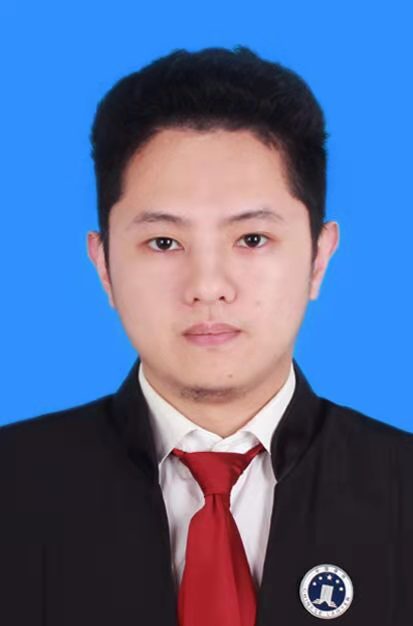 毛靖尹